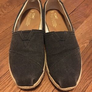 TOMS- Womens 9